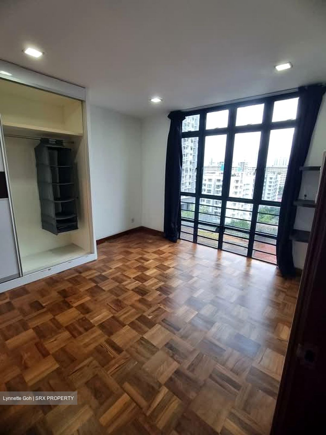 Regal Court (D12), Apartment #582390011